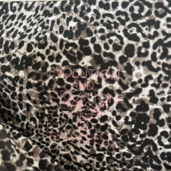 2 pairs of biker shorts - Picture 4 of 6